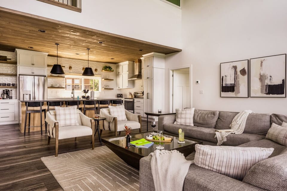 Cozy living area with seating for everyone to gather!