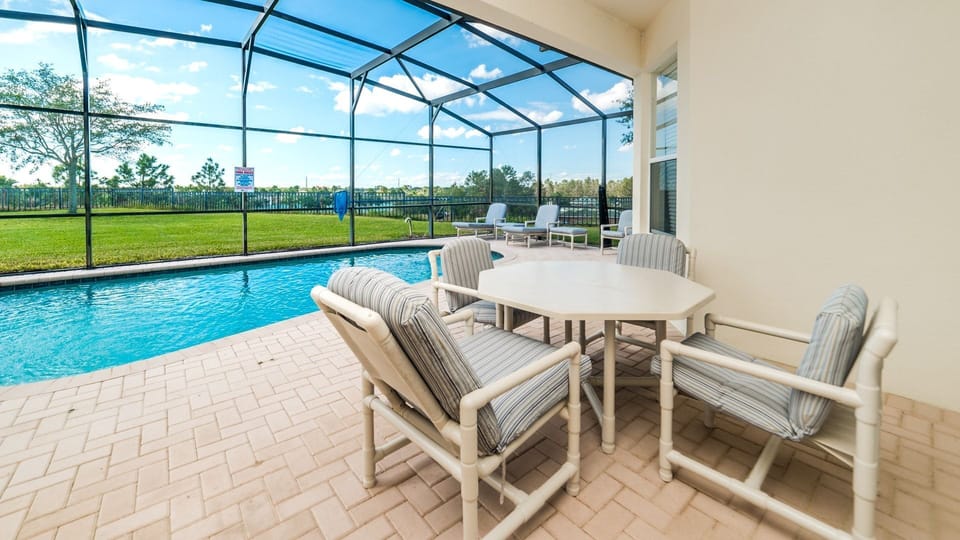 Beautiful 5 bed 5 bath villa located in Windsor Hills Resort
