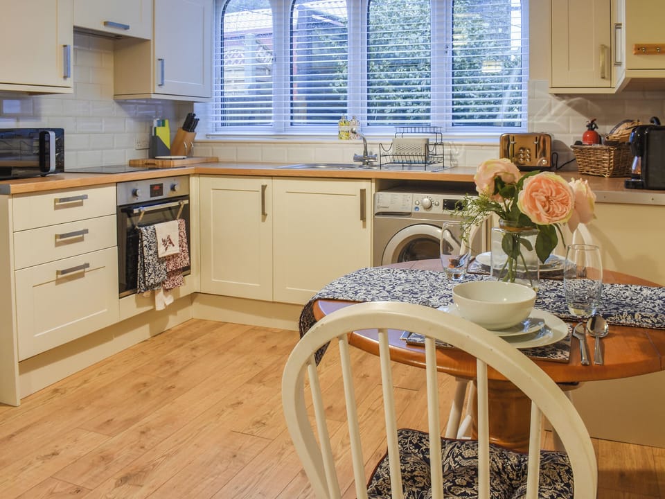 Dining Area | South Wing Coldharbour Park Farm, Liss