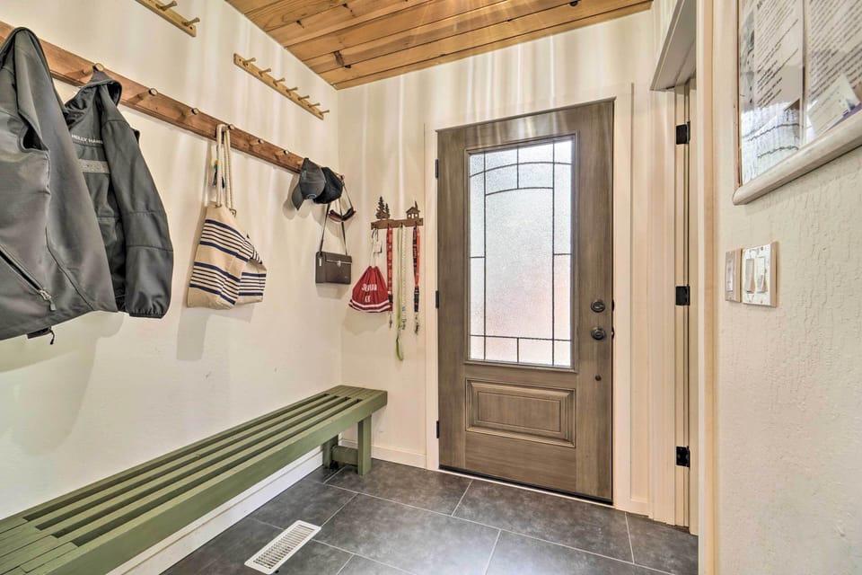 Mudroom | Main Level