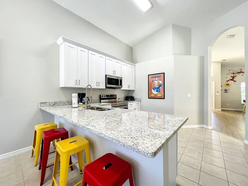 Remodeled Beautiful and fully Equipped Kitchen