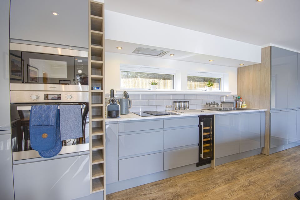 Cabin, 2 Bedrooms | Private kitchen | Microwave, oven, espresso maker, coffee/tea maker