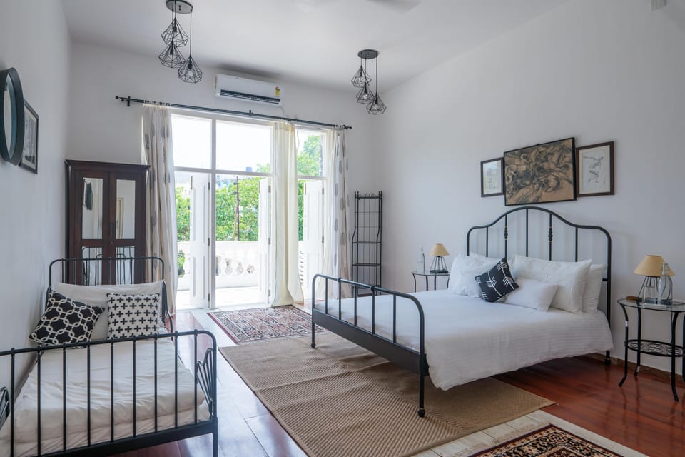 Suite, 4 Bedrooms (Casa Kenzo) | Desk, bed sheets
