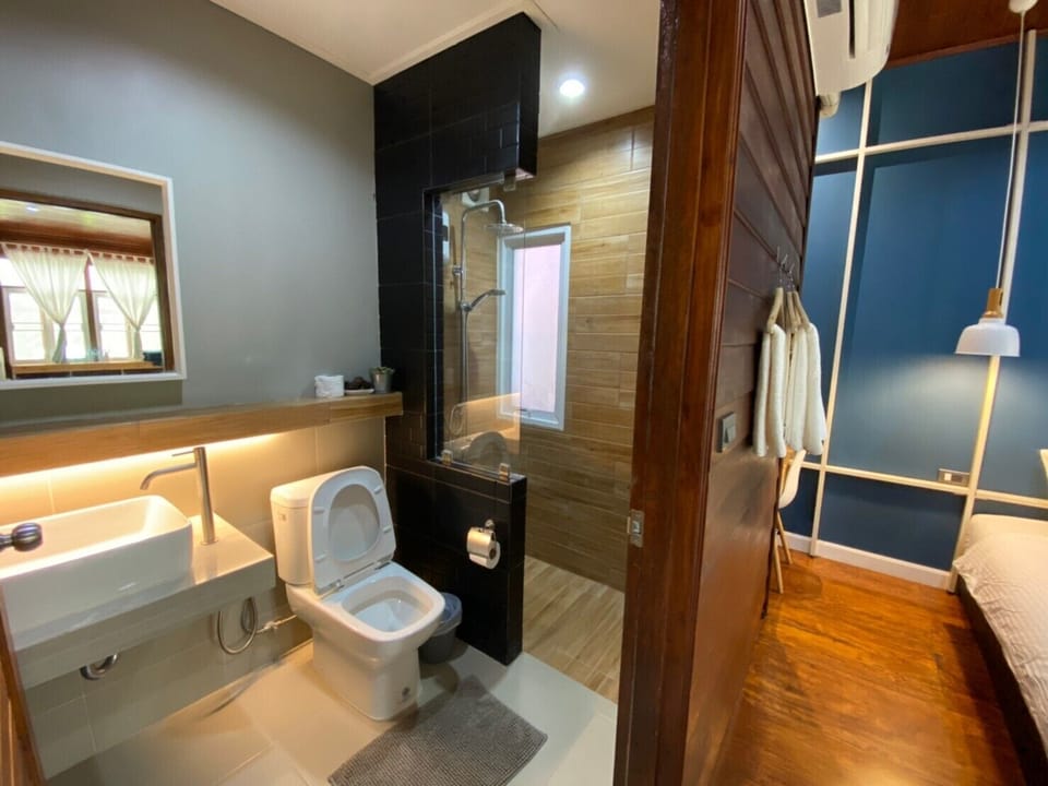 Superior Triple Room | Bathroom
