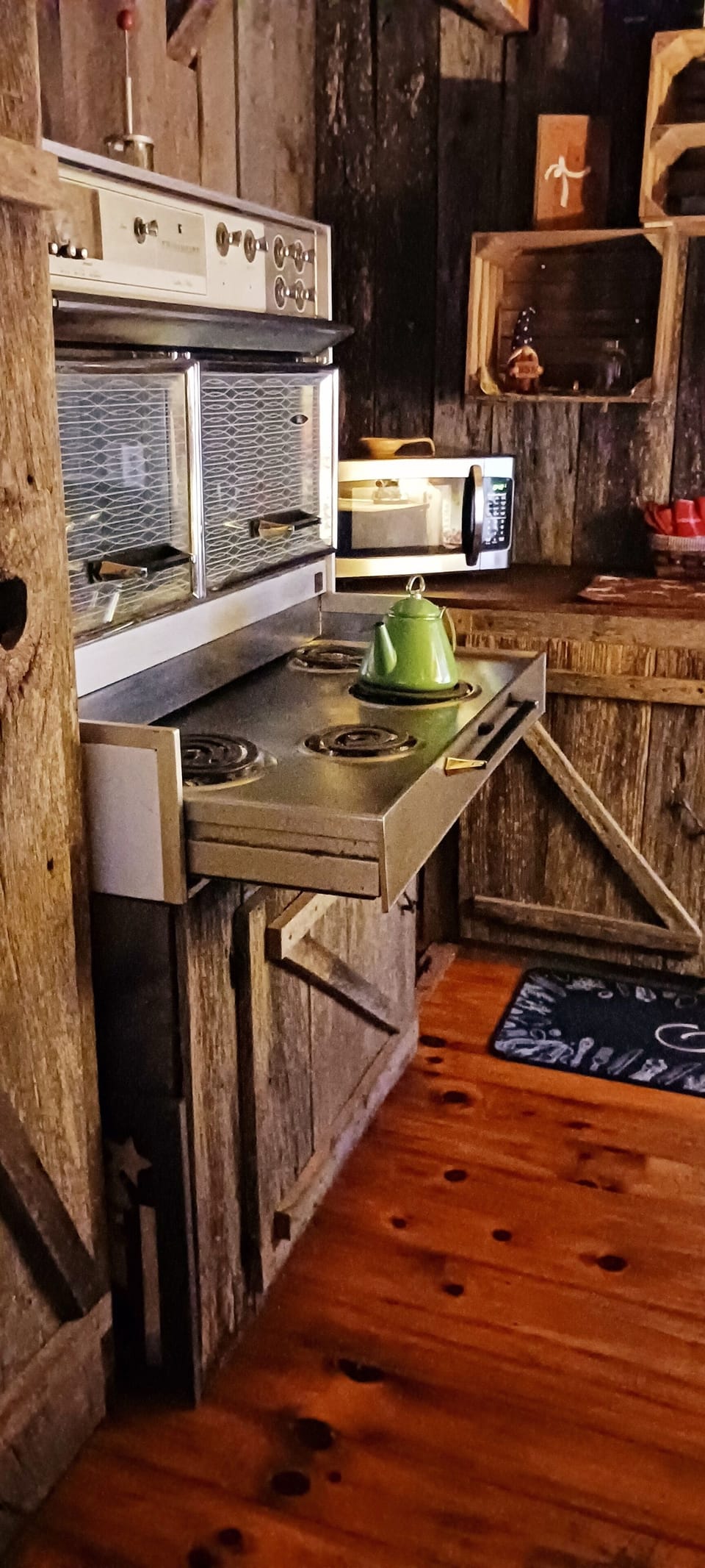1960s working electric stove and dual ovens