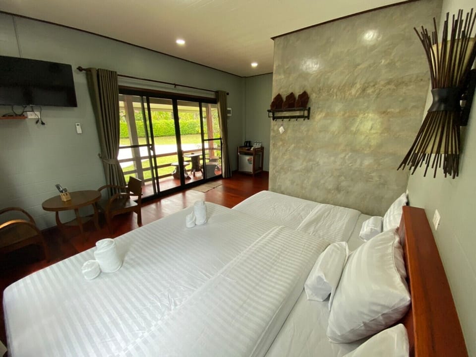 Standard Triple Room | Free WiFi