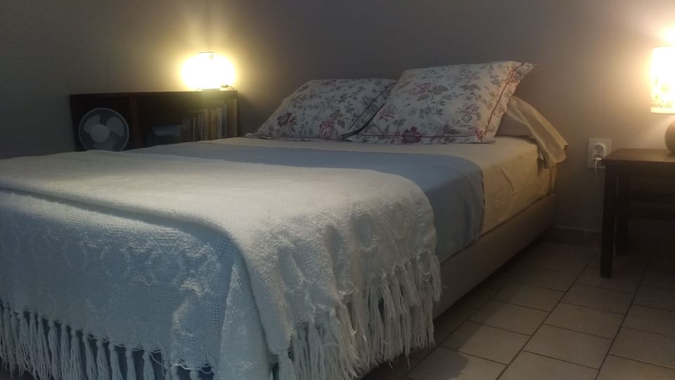 Chambre Origine | 1 bedroom, premium bedding, memory foam beds, laptop workspace