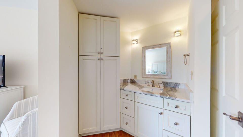 Primary Bedroom Vanity