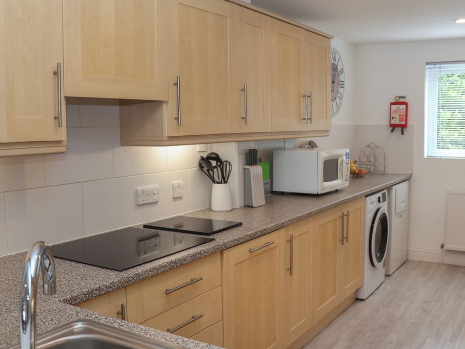 Cottage | Private kitchen | Fridge, dishwasher, electric kettle, toaster