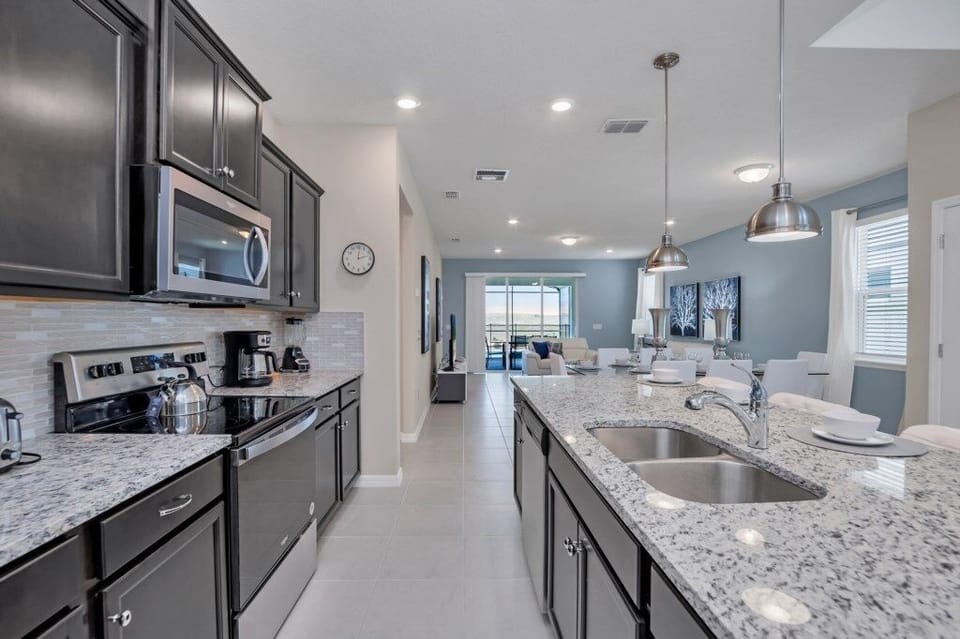 Villa, 6 Bedrooms | Private kitchen
