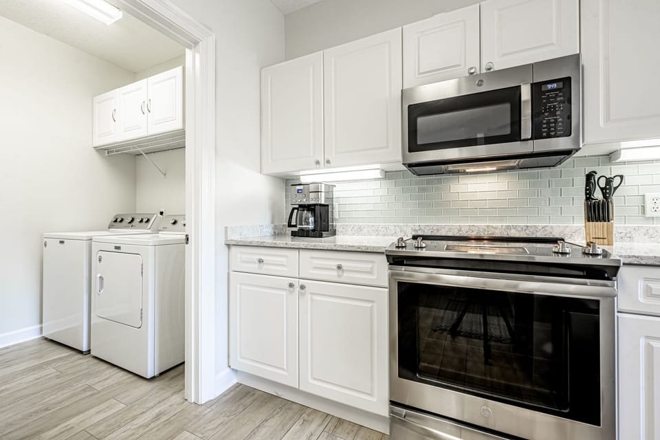 Kitchen & Laundry Room