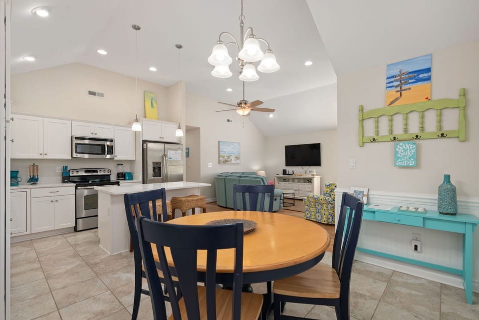 KDH190: GaGa's Getaway | TL Dining, Kitchen and Living Areas