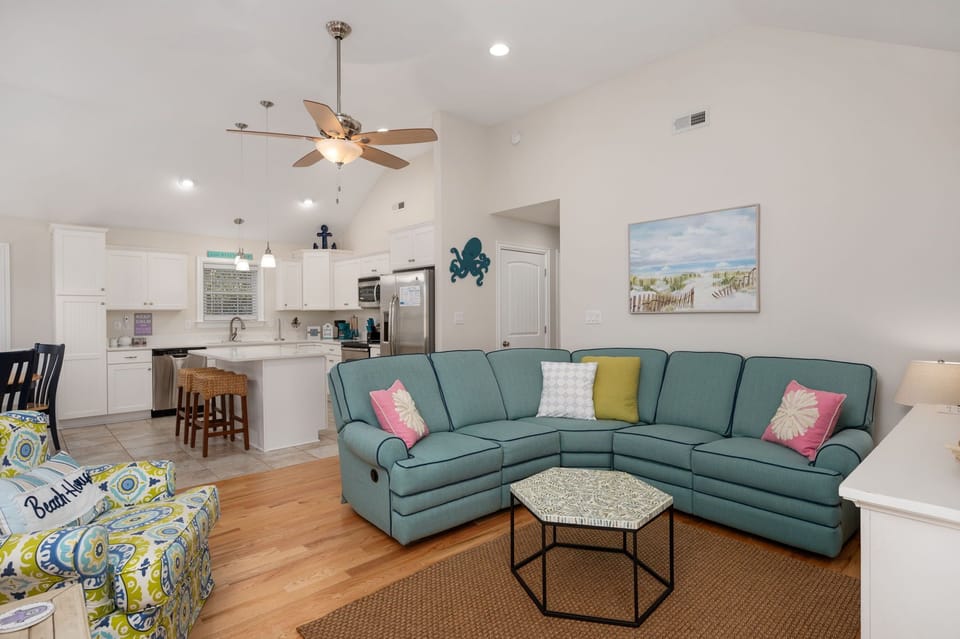 KDH190: GaGa's Getaway | TL Living , Dining and Kitchen