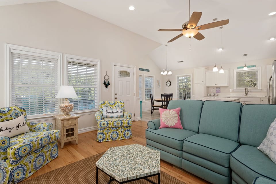 KDH190: GaGa's Getaway | TL Living , Dining and Kitchen