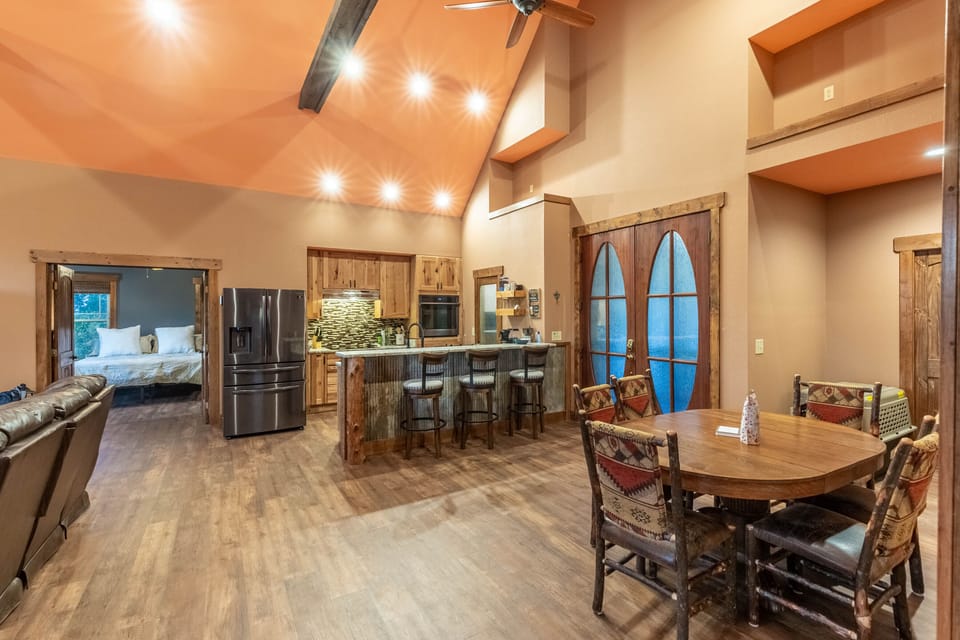 Dining room - Dining room with seating for 4.