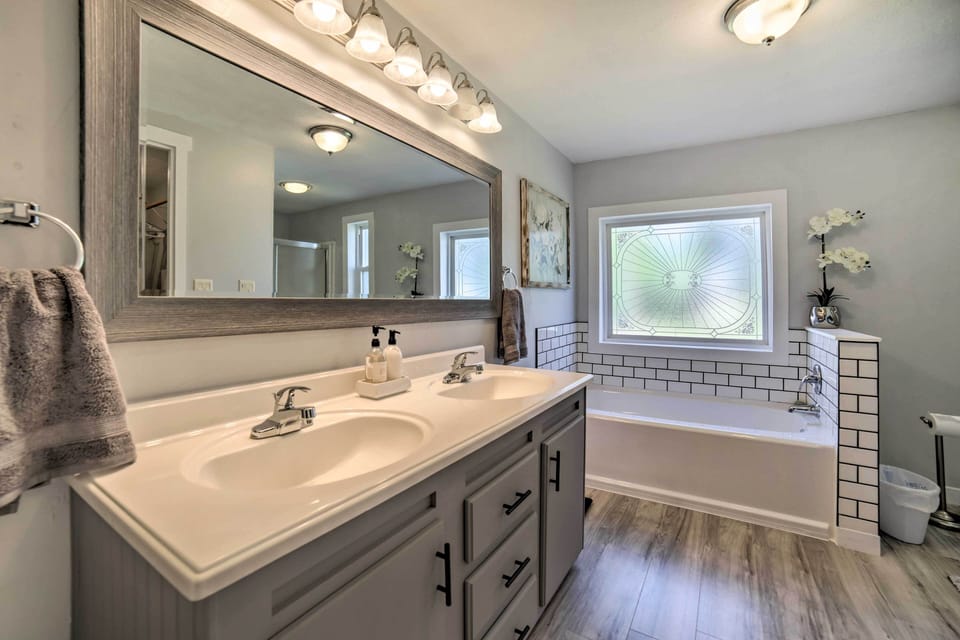 Full Bathroom