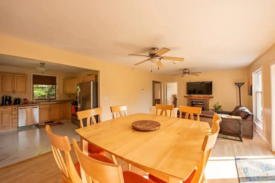 seating for 8