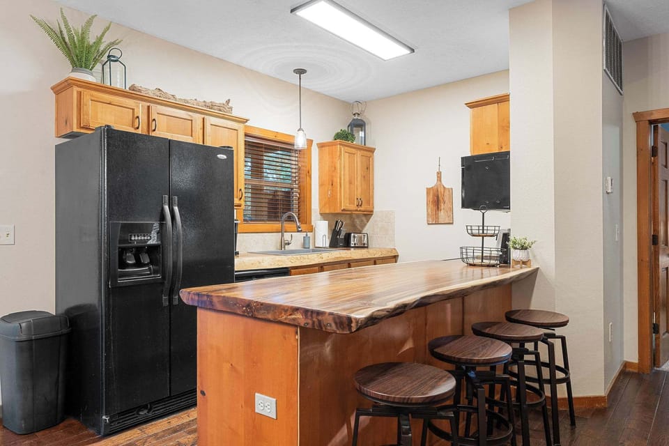 The kitchen is equipped with everything you may need to whip up a pancake breakfast for the crew or a 4 coarse meal if you please.