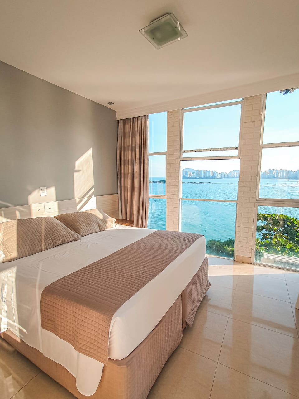 Comfort Double Room, Beach View | Minibar, WiFi (free), bed sheets