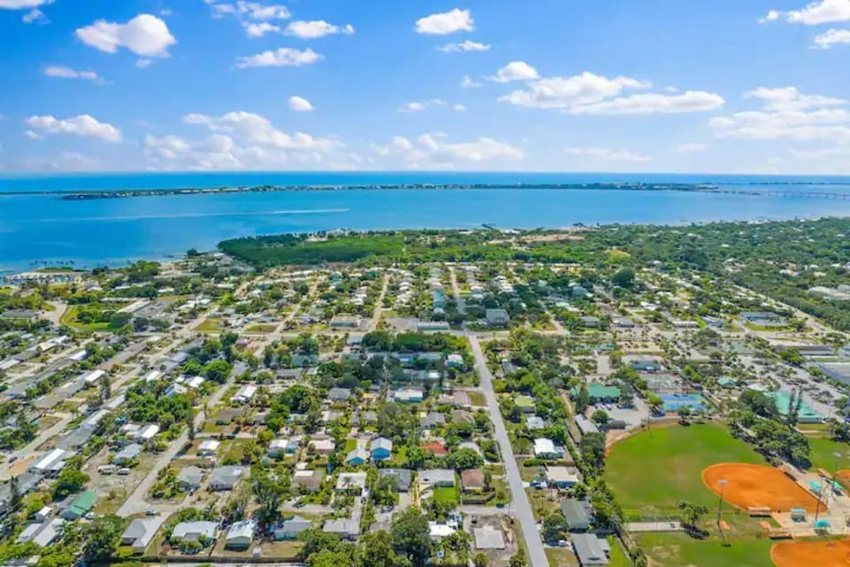 Short drive to Hutchinson Island South.  Close to world-class golfing