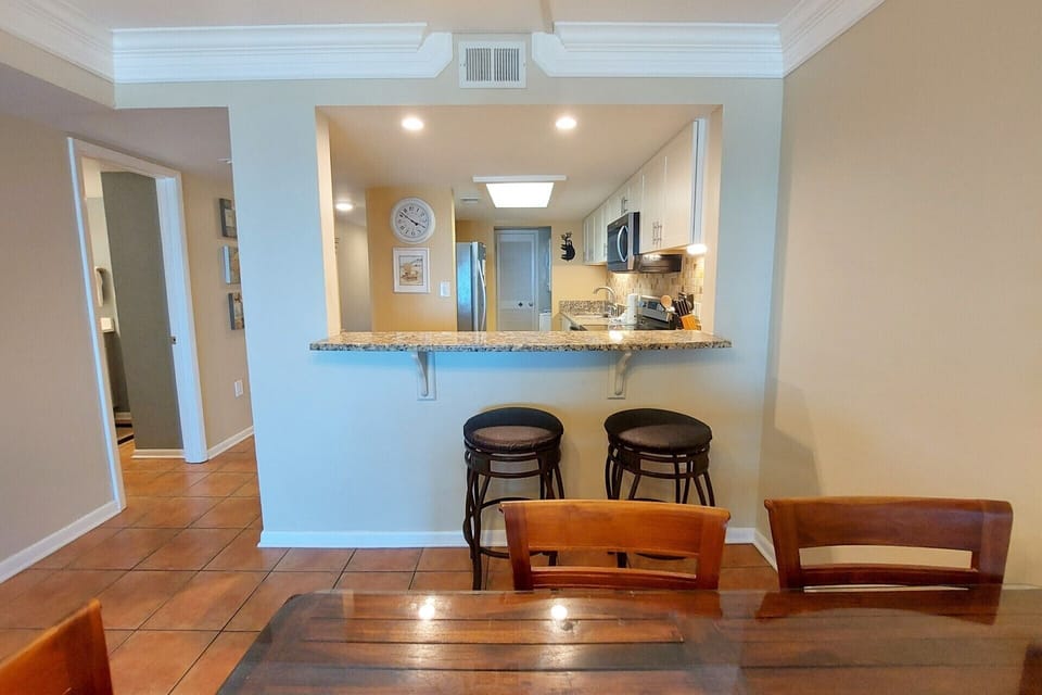 Castaways 2C - Bar Stools, w/Open Pass-Thru Kitchen