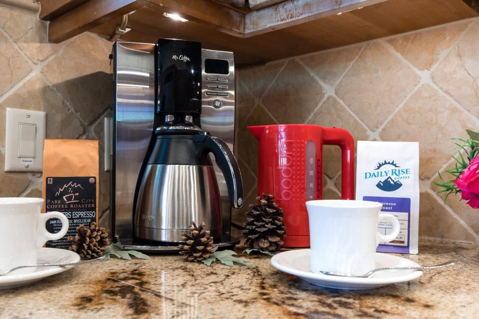 Villa, 5 Bedrooms (Hot Tub (PLO-6599), A/CSleeps 14) | Private kitchen | Fridge, microwave, oven, stovetop