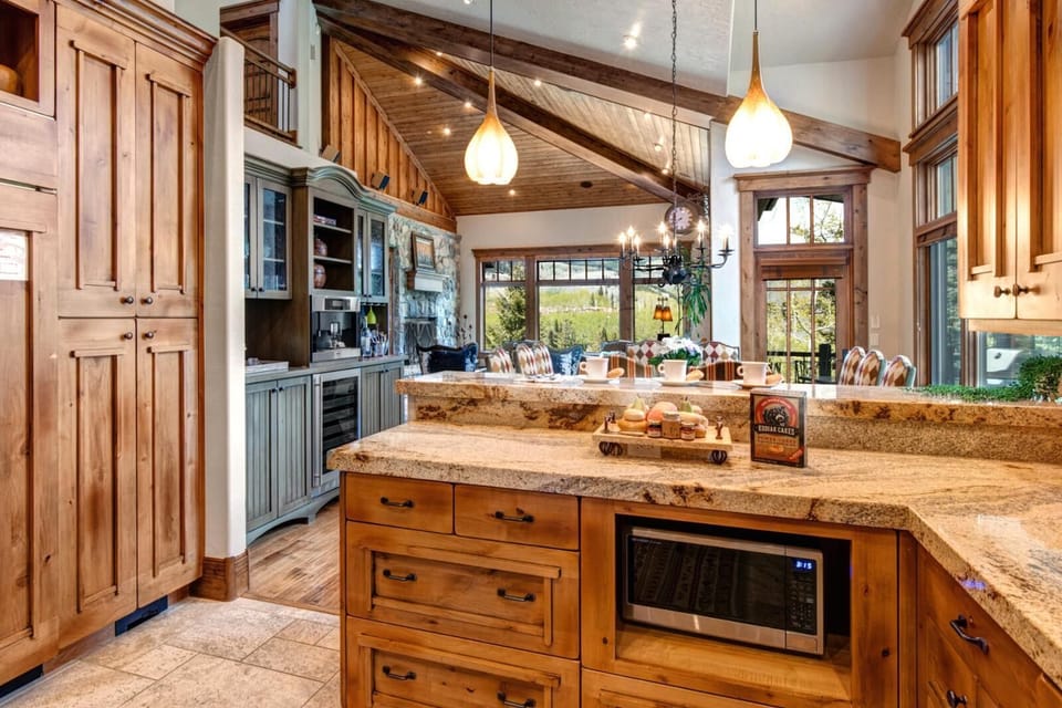 Villa, 5 Bedrooms (Hot Tub (PLO-6599), A/CSleeps 14) | Private kitchen | Fridge, microwave, oven, stovetop