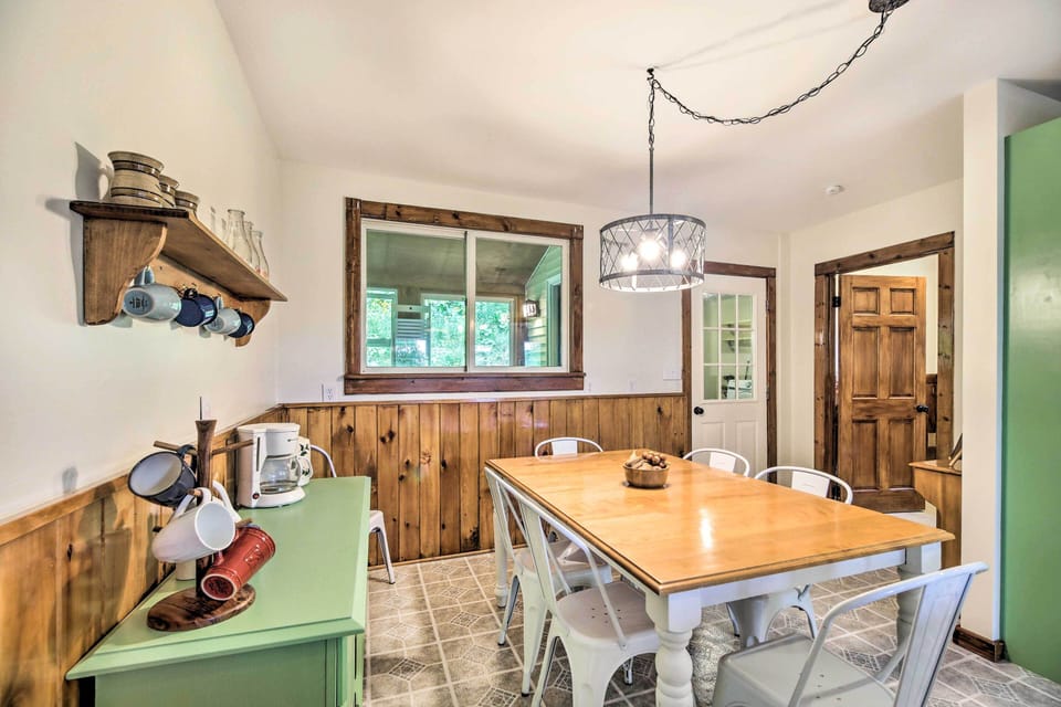 Dining Area | Dishware & Flatware