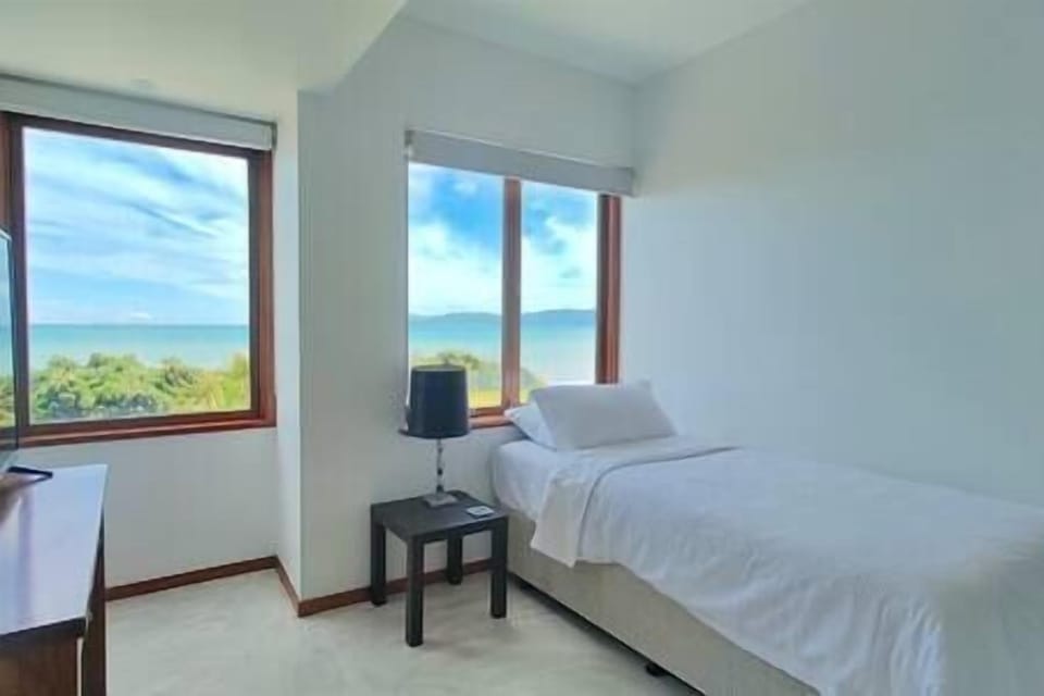 Alcove bed optional
