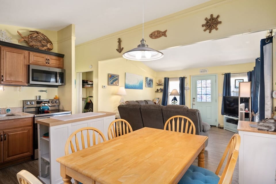23-web-or-mls-9327-B-Dining-V2