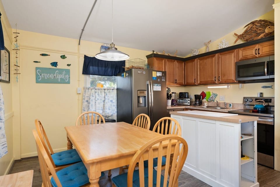 17-web-or-mls-9327-B-Dining