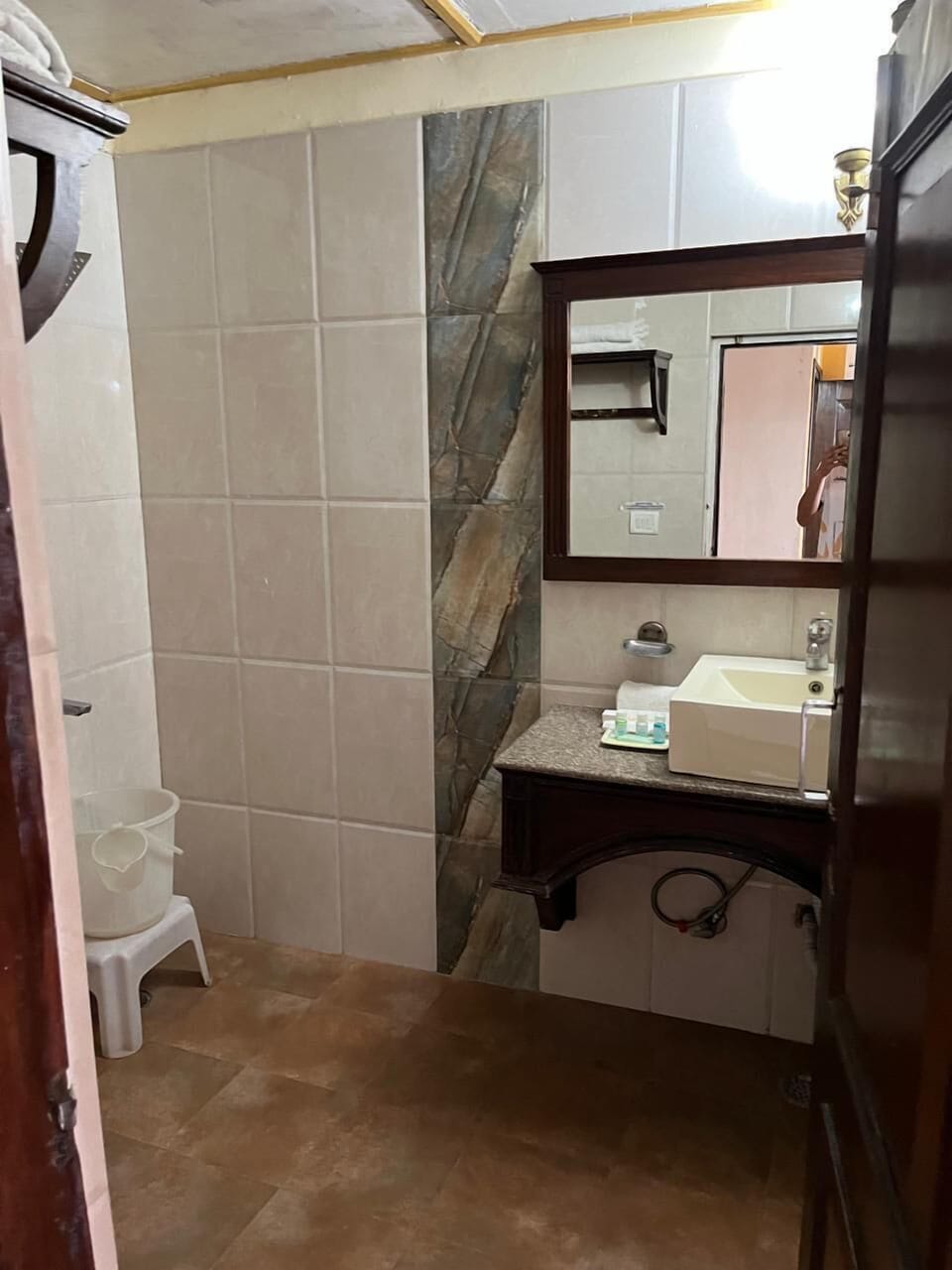 Family Room | Bathroom