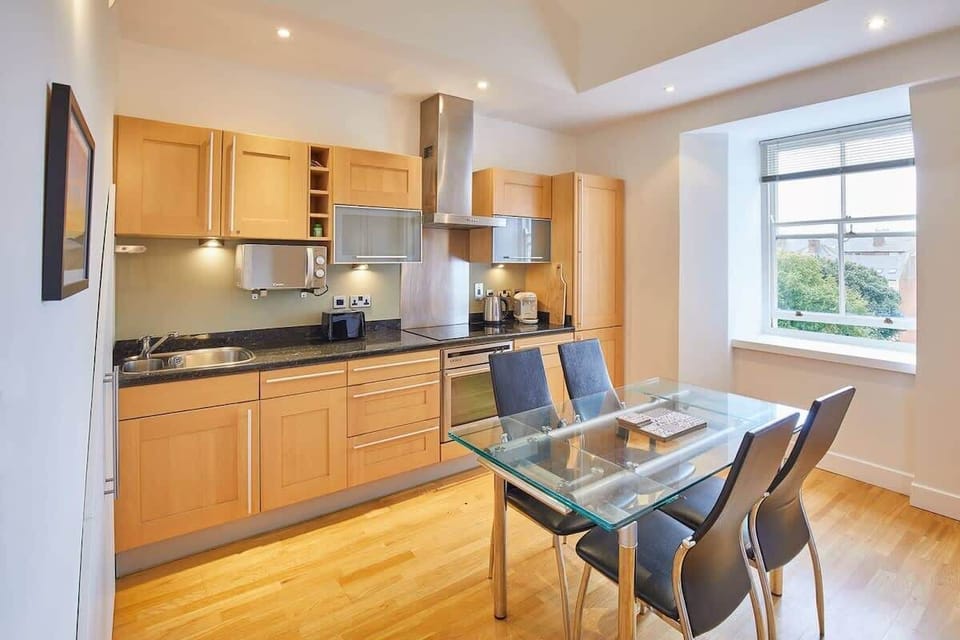 15 Easby Hall, Scarborough - Host & Stay