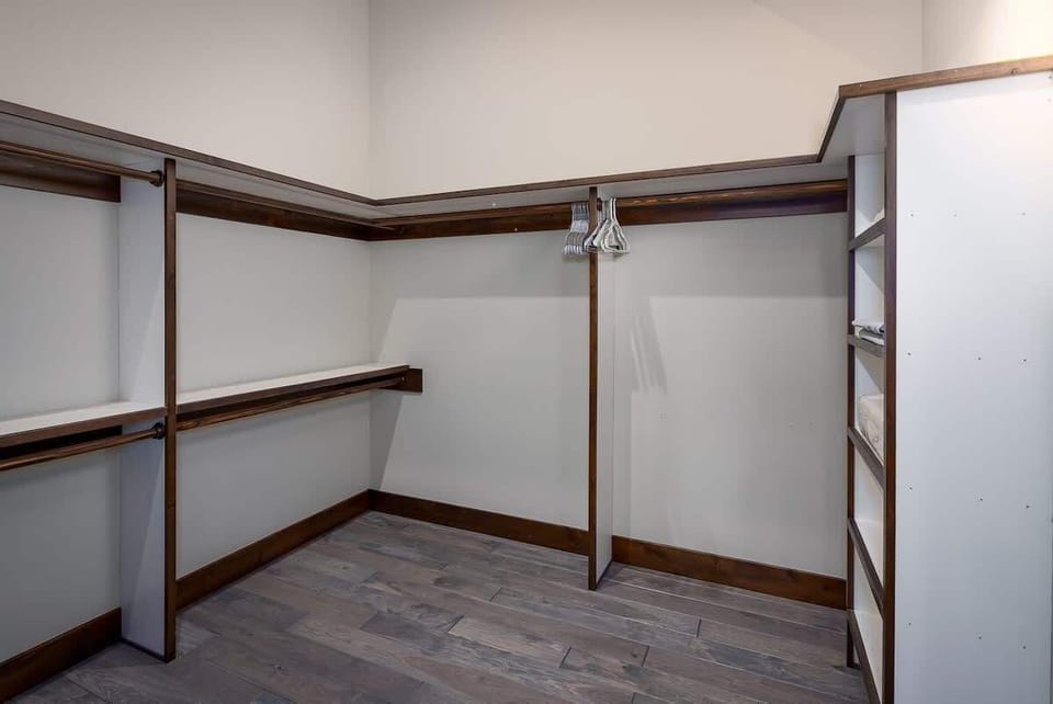 Master Suite Walk-In Closet