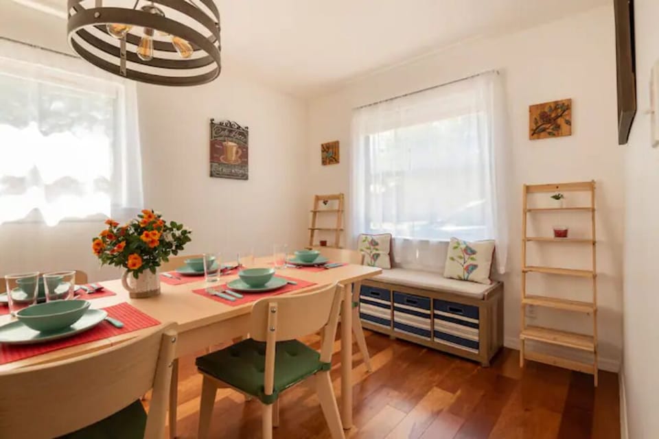 "BERMUDA" Dining Room