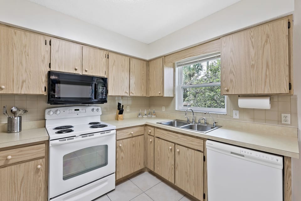 Fully stocked Kitchen