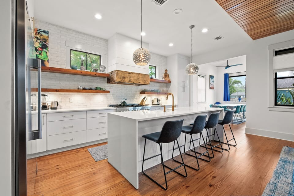 Gorgeous Chef's kitchen