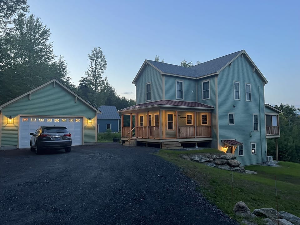 Beautiful home, 1/2 mile from Mt. Ellen base