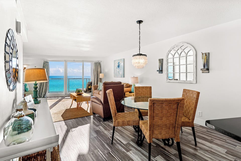 Beachside Towers II 4282 Dining Room