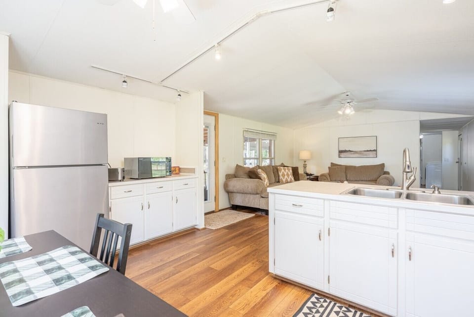 Kitchen to Living area