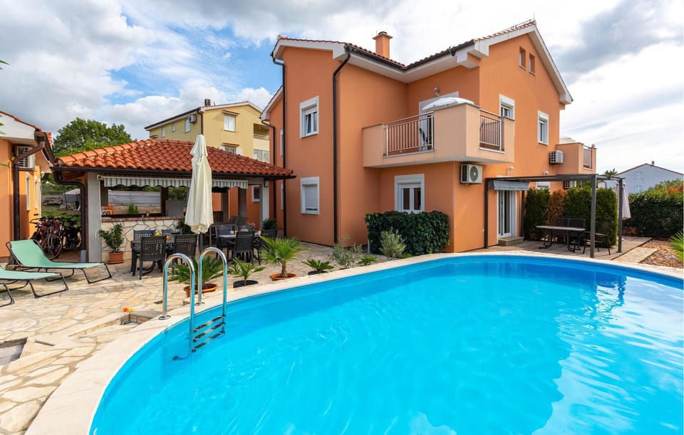 pool