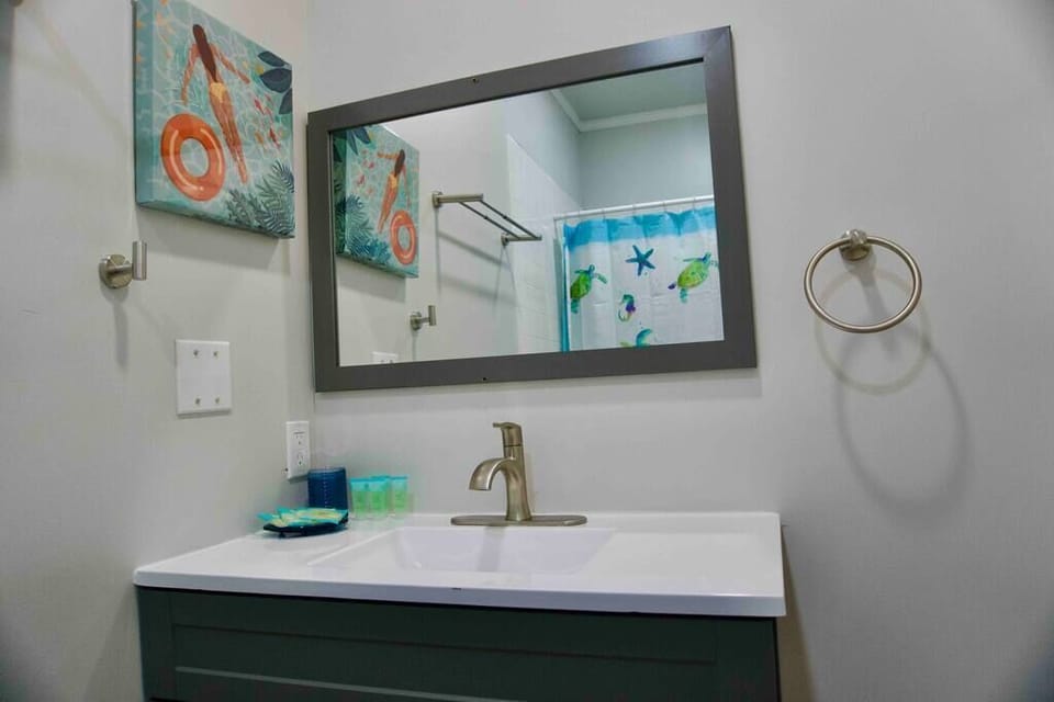 Full bathroom