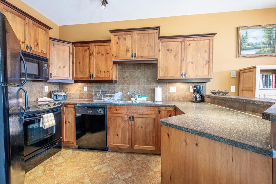 Townhome, 4 Bedrooms, Slope side (4 Bedrooms) | Private kitchen | Coffee/tea maker, microwave, oven, electric kettle