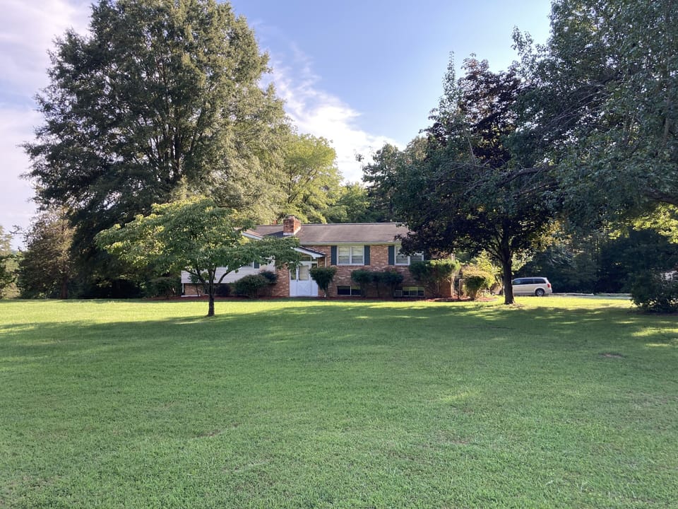Large, flat front lawn, great for pick-up games of football, softball, soccer.