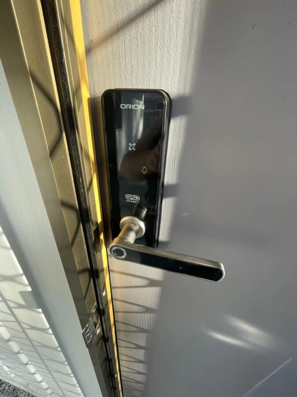 Self check in secure door pad