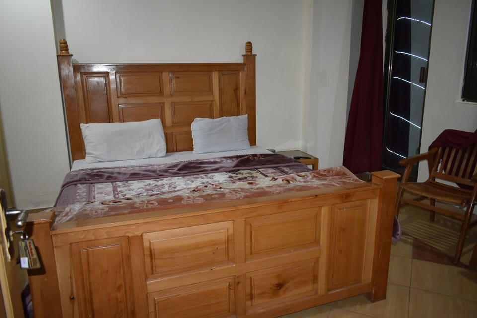 Double Room | Laptop workspace, WiFi (free)