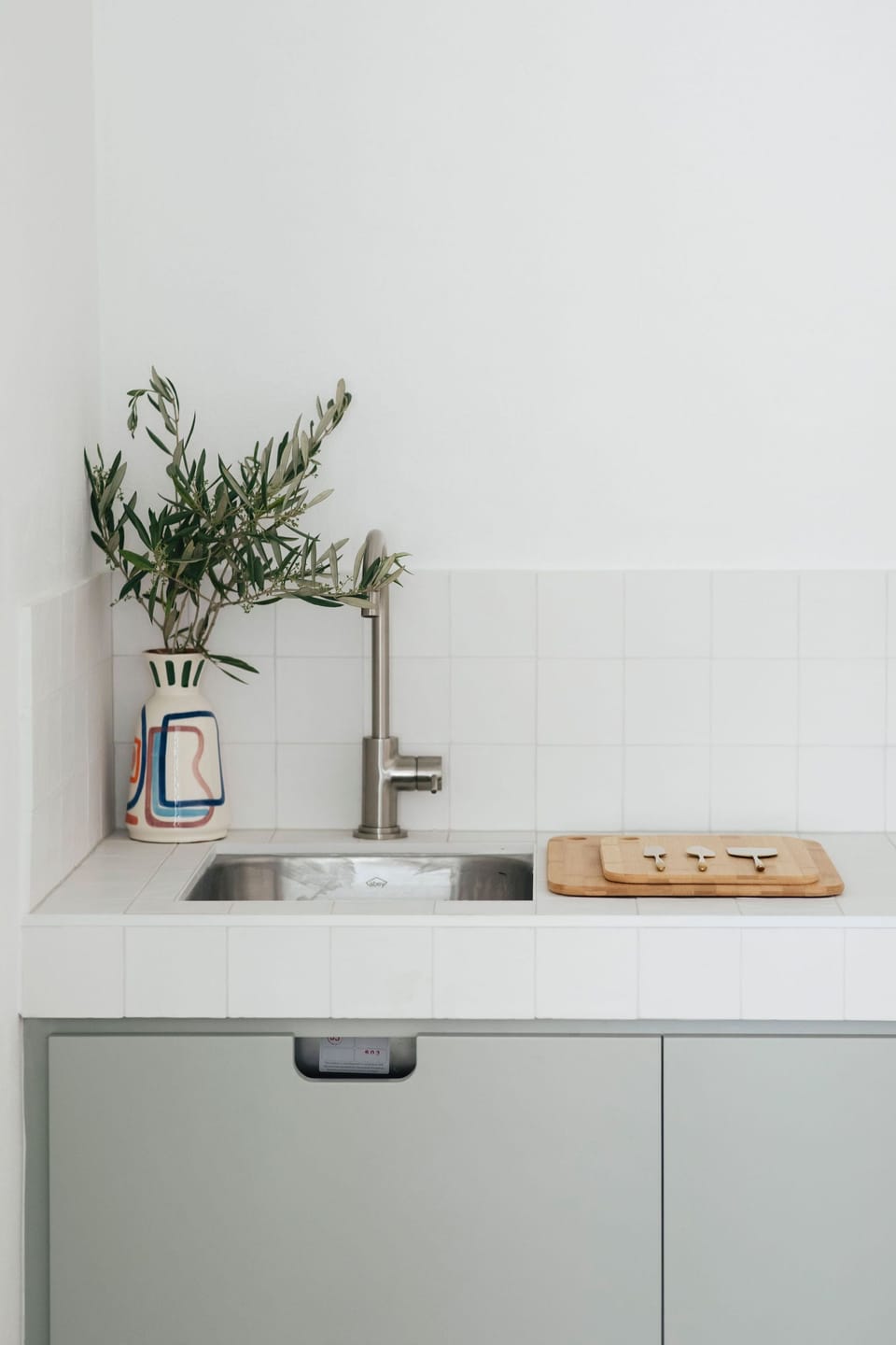 Molly's Spa Suite (Bathtub) | Private kitchen | Espresso maker, coffee/tea maker, mini-fridge, electric kettle