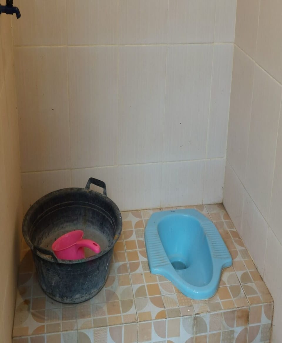 Basic Room | Bathroom