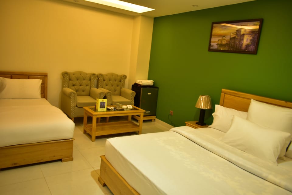 Triple Room | Laptop workspace, WiFi (free)