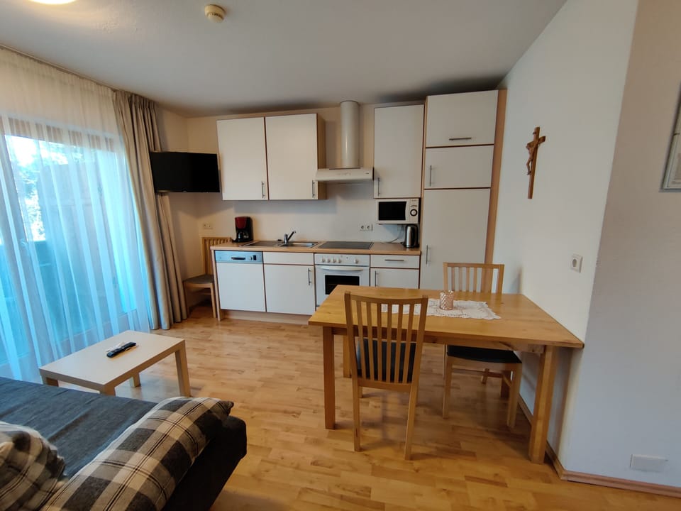 House, 2 Bedrooms, Balcony, Mountain View | Interior